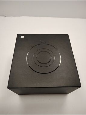 Portable Air Purifier Negative Ionizer Necklace  New In Box Chain Cord